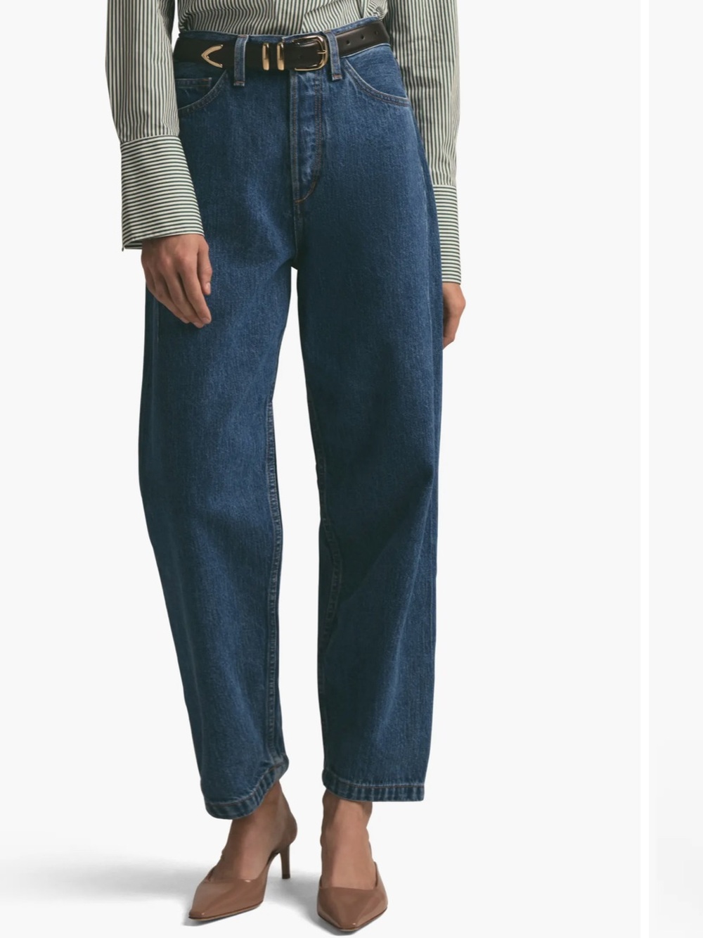 The Nikki Mid Rise Barrel Jeans
Favorite Daughter 29